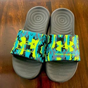 Under armour slides